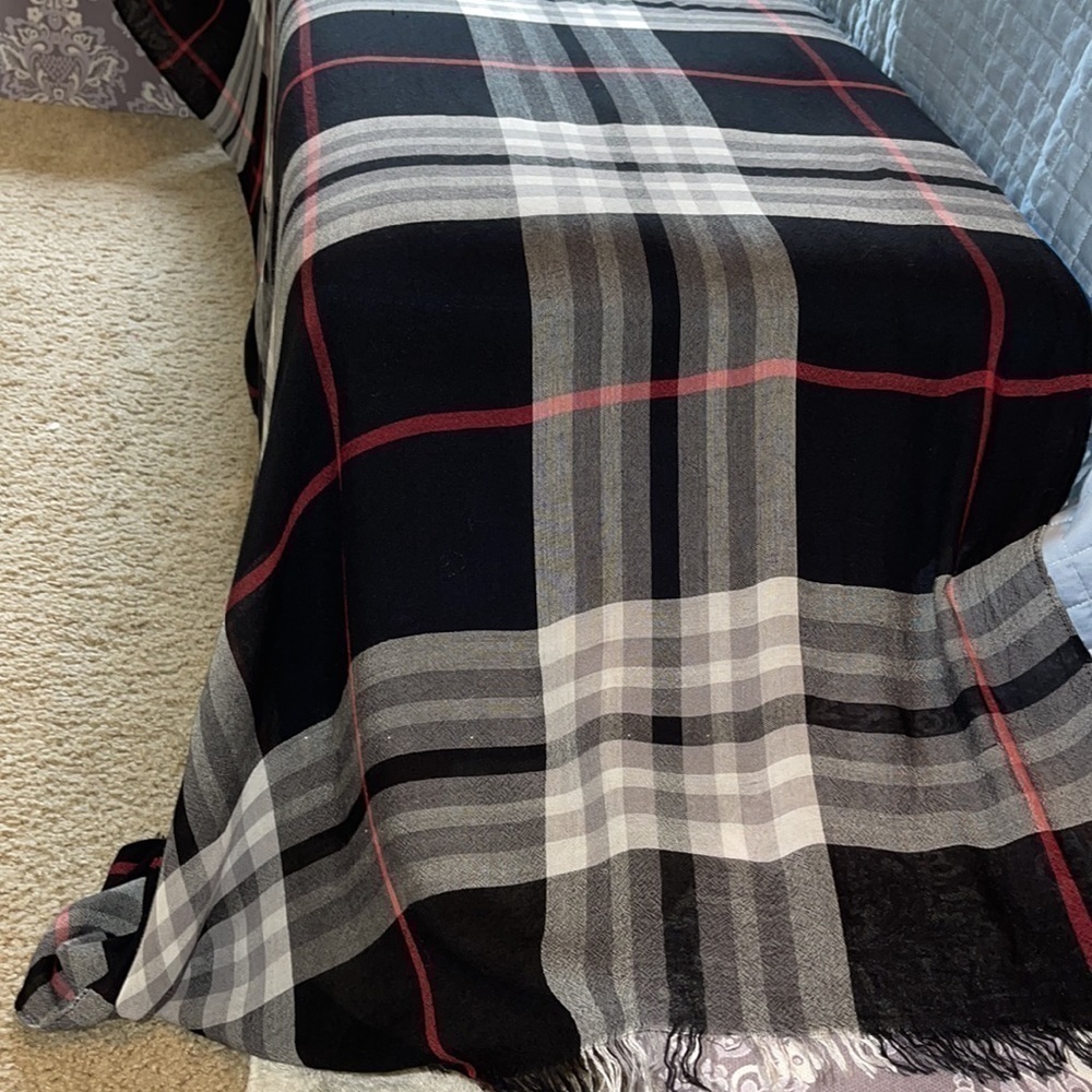 V. FRASS The Original Plaid Viscose Scarf Sz. 32โ x 72โ - Picture 6 of 12